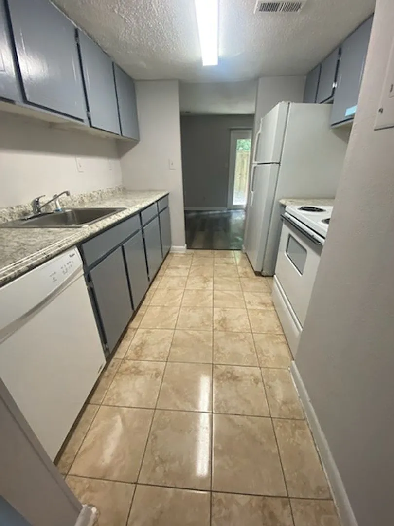 1151 Rankin St Unit 3B — Photo 2