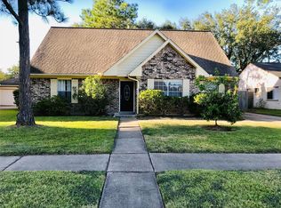 607 Lochnell Dr, Houston, TX 77062