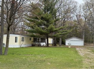 5698 Oakridge Dr, Caseville, MI 48725