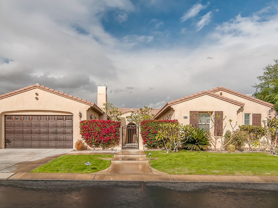 1st image of 79800 Amalfi Dr