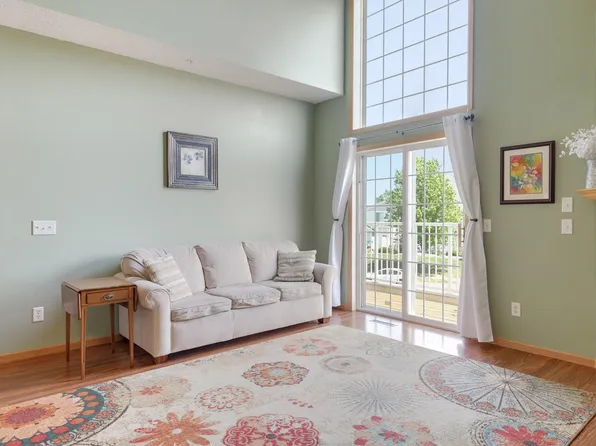 6605 Olive Ln N, Maple Grove, MN 55311