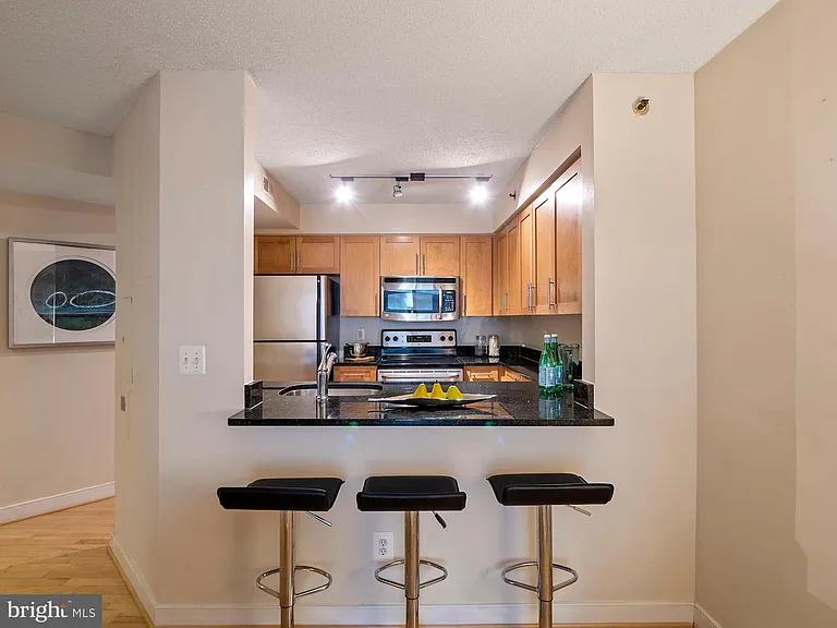 7500 Woodmont Ave #510 — Photo 7
