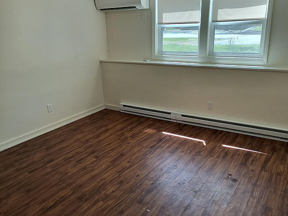 3rd image of 8 Renarl Ave APT 2