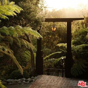 37 Haldeman Rd, Santa Monica, CA, 90402