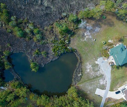 3rd image of 1250 Heron Run Dr