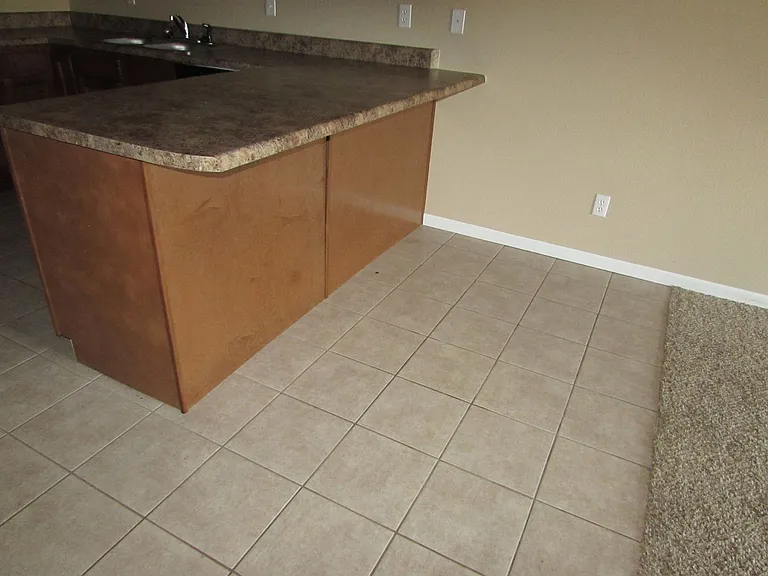 190 Lyle Curtis Cir — Photo 9