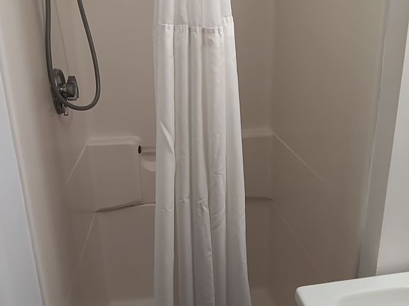 4th image of 803 Western Ave #115