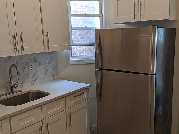 2nd image of 26 Seidler St #4