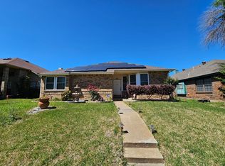 427 Barton Dr, Mesquite, TX 75149