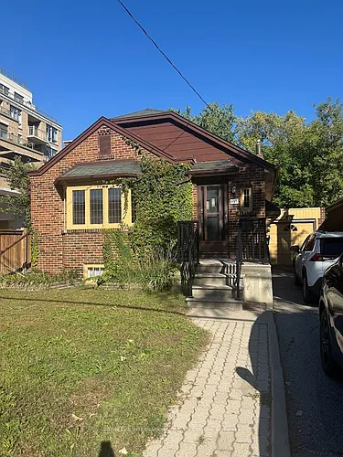 931 Royal York Rd Photo 1