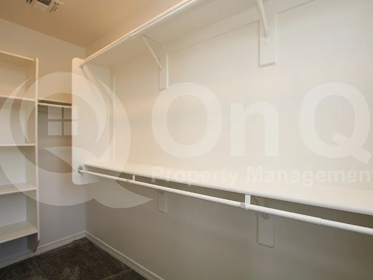 5742 W Raymond St — Photo 15