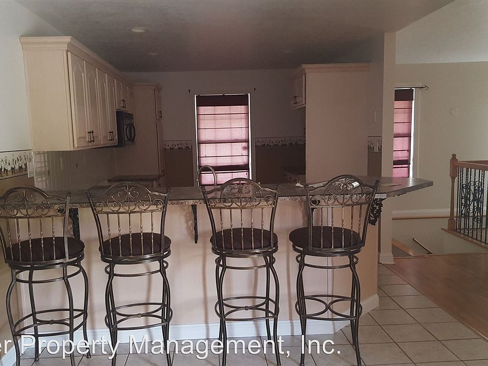 1st image of 703 Brookshire Dr