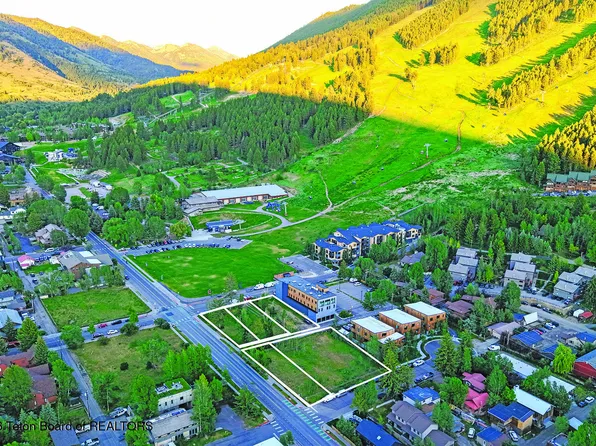 100 W Snow King Ave, Jackson, WY 83001