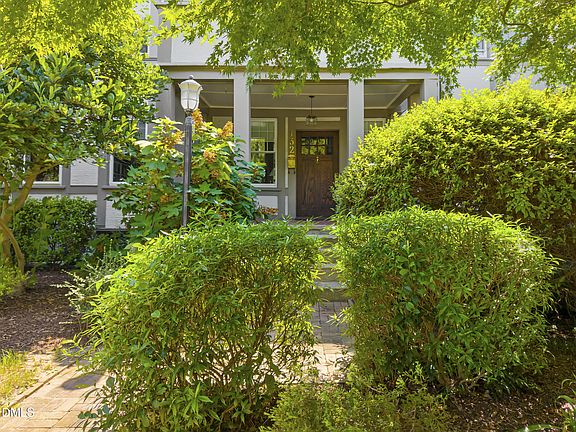 2nd image of 132 Woodburn Rd