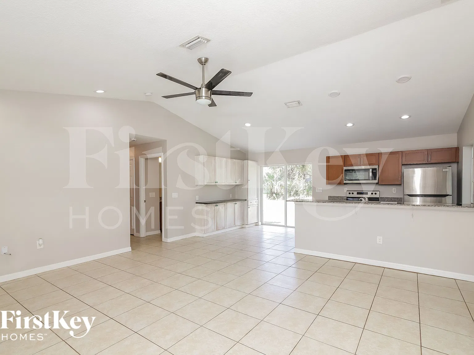 3 bed, 2.0 bath, 1170 sqft, $1,805 — Photo 3