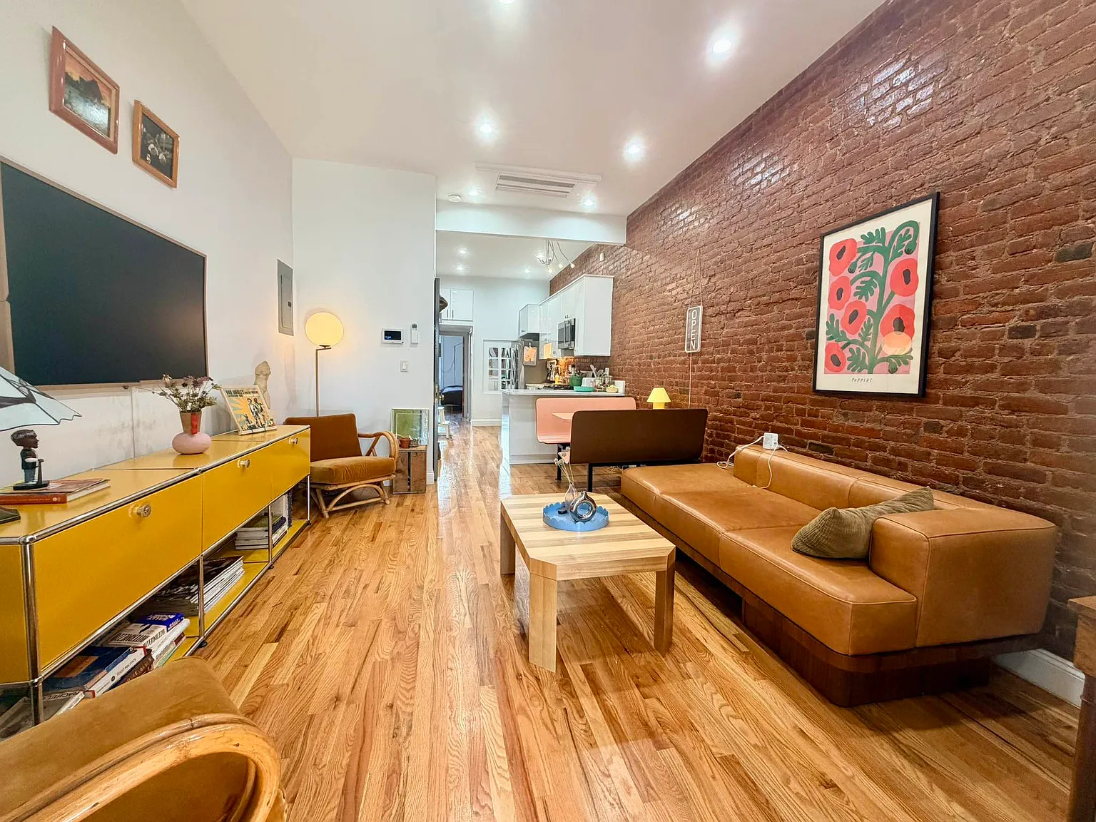 245 Kingsland Avenue — Photo 4