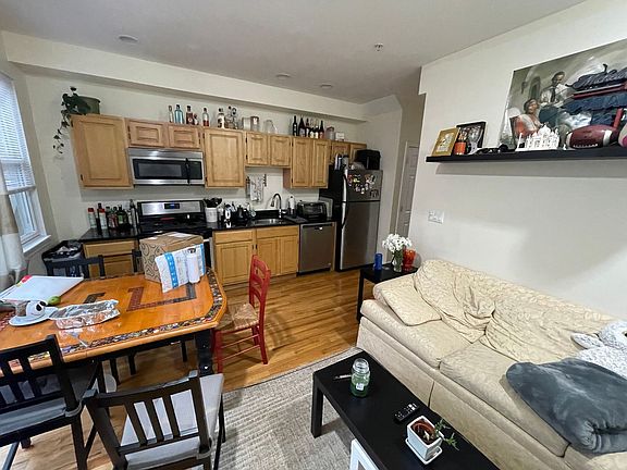 4th image of 13 Sewall St #13