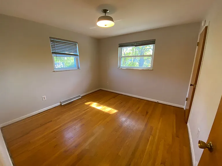 3171 Dickinson Ave — Photo 9