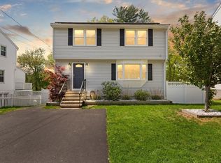 54 Long Dr, Dracut, MA 01826