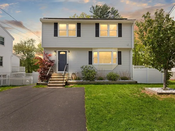 54 Long Dr, Dracut, MA 01826