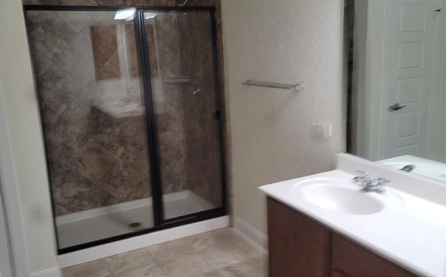 3 bed, 2.5 bath, 2100 sqft, $2,100 — Photo 3