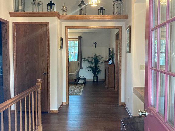4th image of 1021 Sentinel Dr