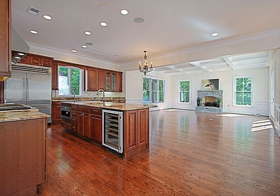 5th image of 2915 John Marshall Dr