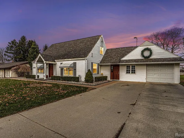 845 S Saginaw St, Lapeer, MI 48446