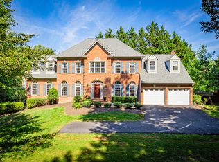 8308 Armetale Ln, Fairfax Station, VA 22039