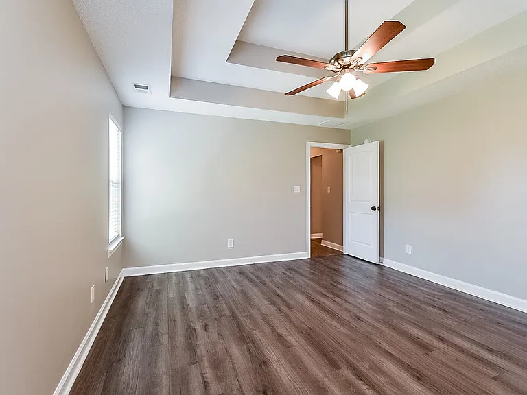 6304 Kingsview Dr — Photo 9