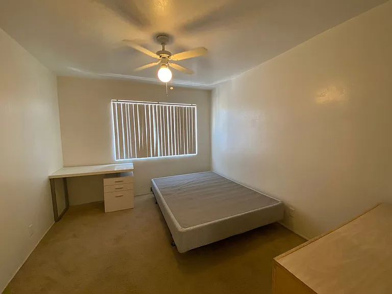 1 and 2 Bedrooms Great Location with Community Pool and Onsite Laundry! 1/2 of Mile from U of A — Photo 24