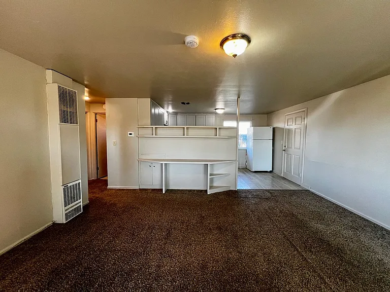 2102 S 2nd Ave — Photo 3