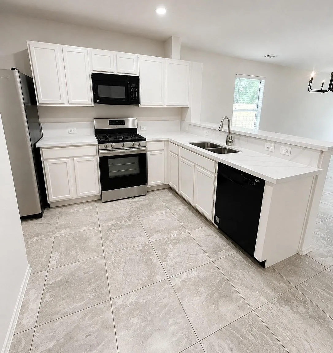 3 bed, 2.0 bath, 1282 sqft, $1,850 — Photo 3