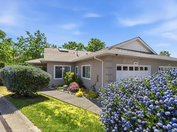5857 Primrose Dr, Nanaimo, BC V9T 6B8