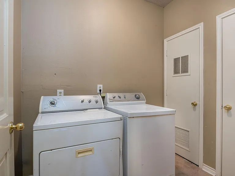 4400 Carter Creek Pkwy #302 — Photo 18