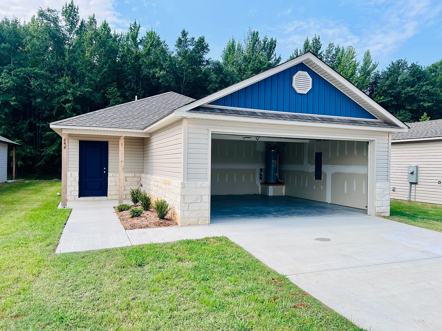 3 bed, 1402 sqft, $1,850 — Photo 3