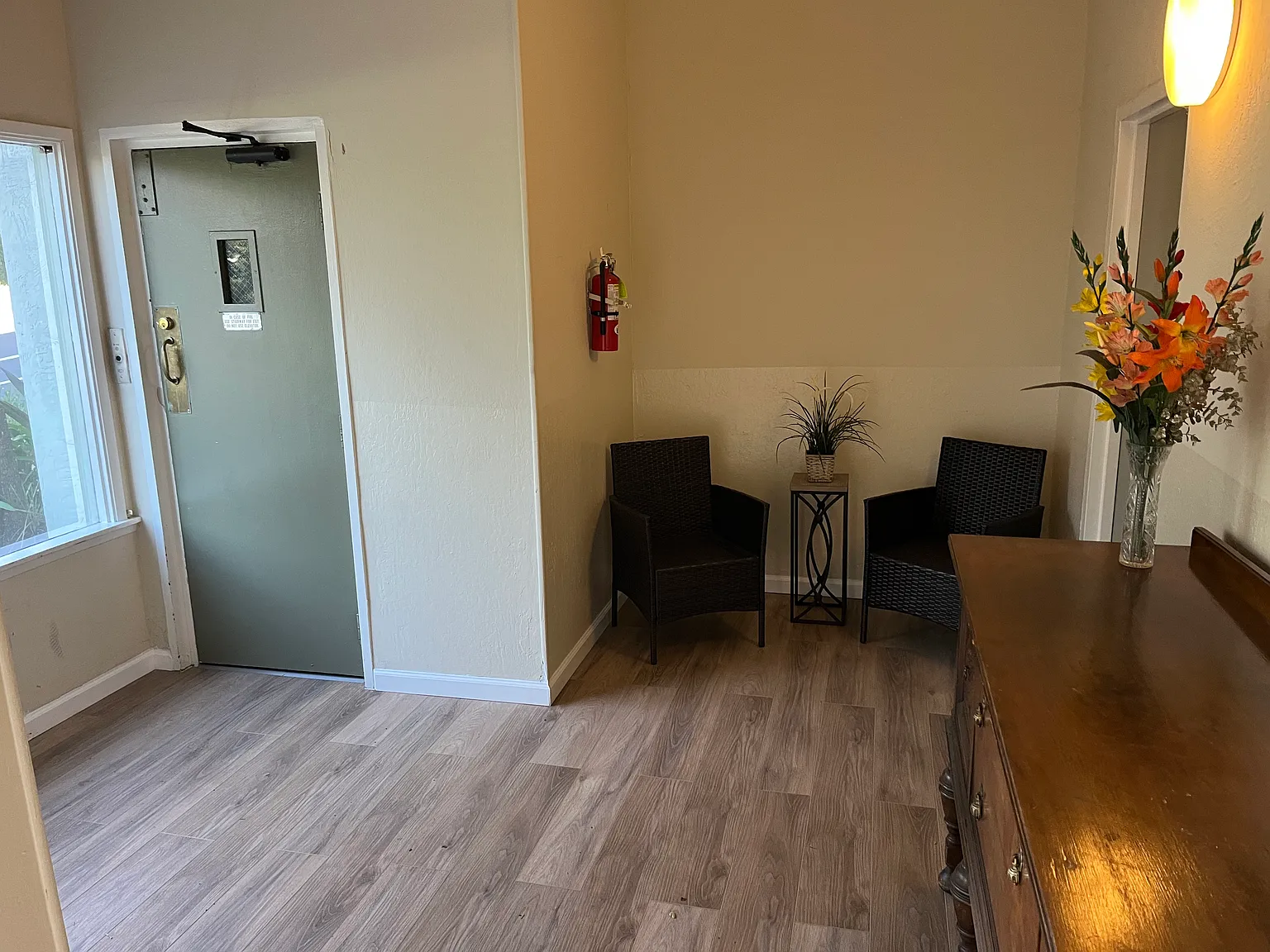 3 bed, 1800 sqft, $1,900 — Photo 3