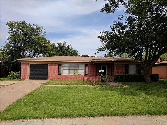 2nd image of 709 S La Salle Dr