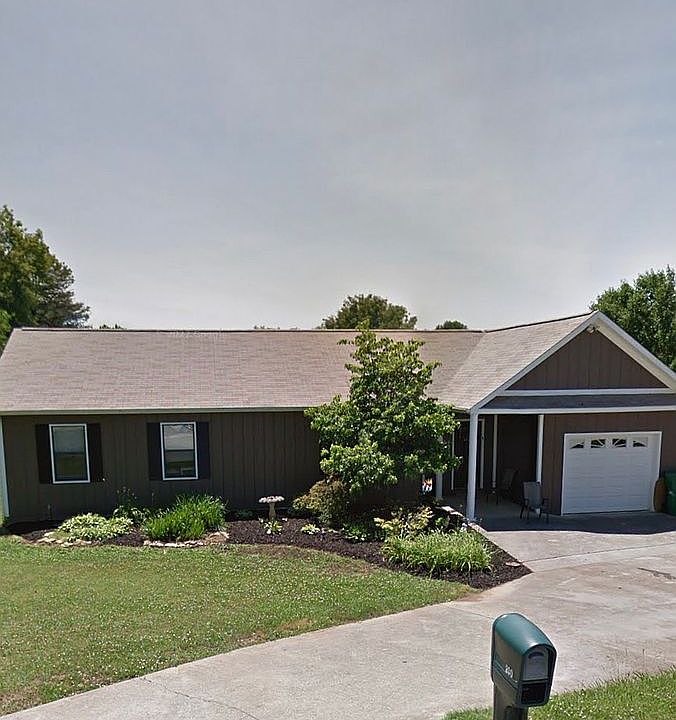 1st image of 200 Oakwood Estates Dr
