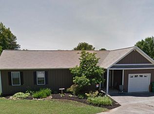 200 Oakwood Estates Dr, Lenoir City, TN 37772