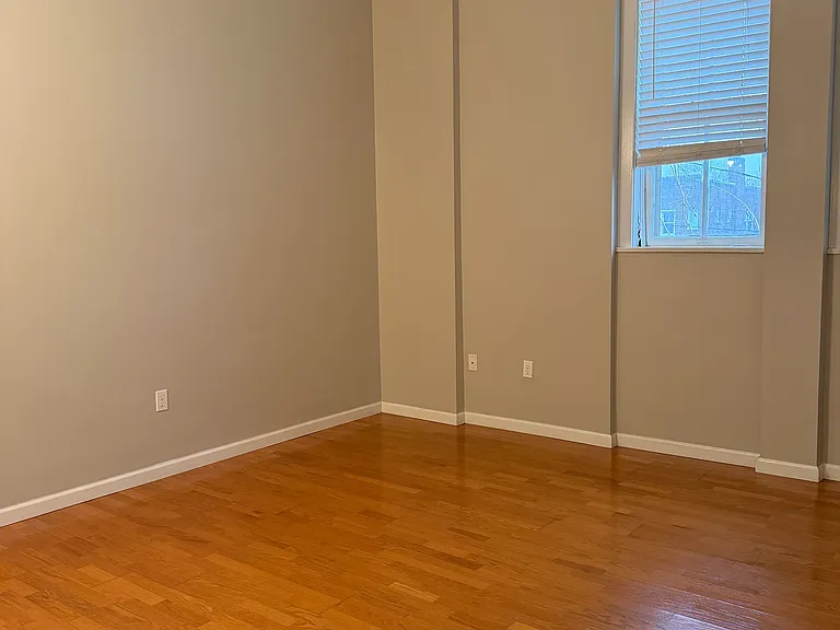 1054 S Kingshighway Blvd #E — Photo 6