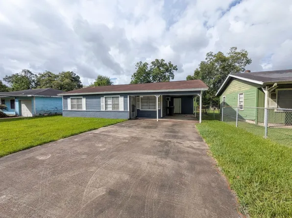 5150 Parkview Dr, Beaumont, TX 77705