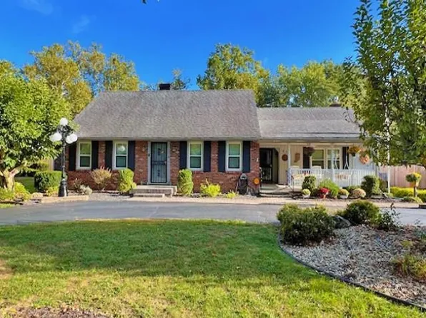 805 Morning Glory Ln, Connersville, IN 47331