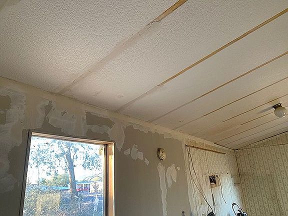 5th image of 45373 W Hathaway Ave