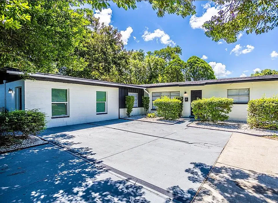1213 Corbett Ln #3