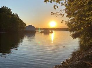 19308 Yachtman Dr, Cornelius, NC 28031