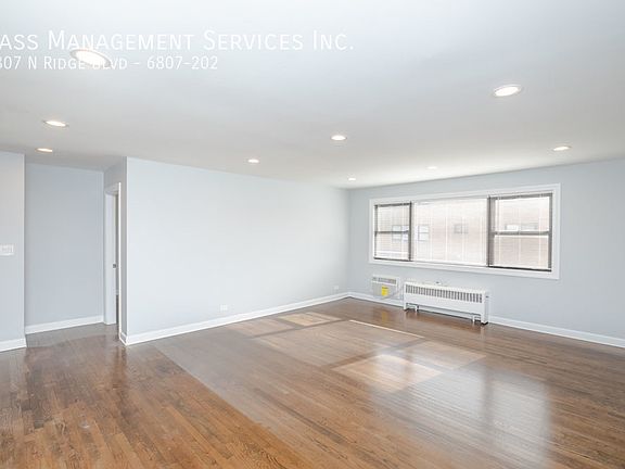 3rd image of 6801 N Ridge Blvd #6807-202