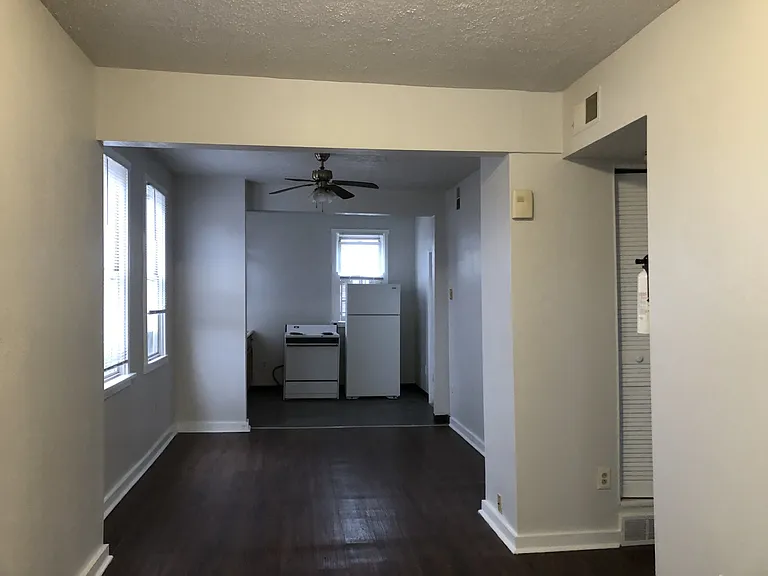 516 Center Ave #2 — Photo 5