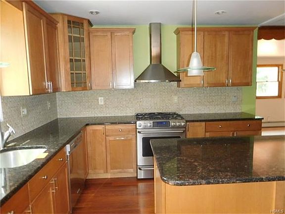 2nd image of 9 Hamilton Dr