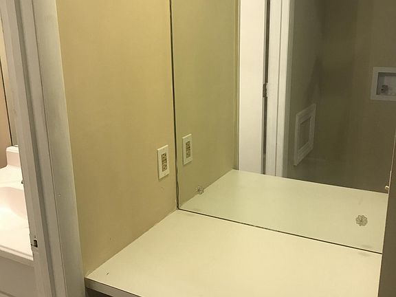5th image of 1023 Trent Blvd